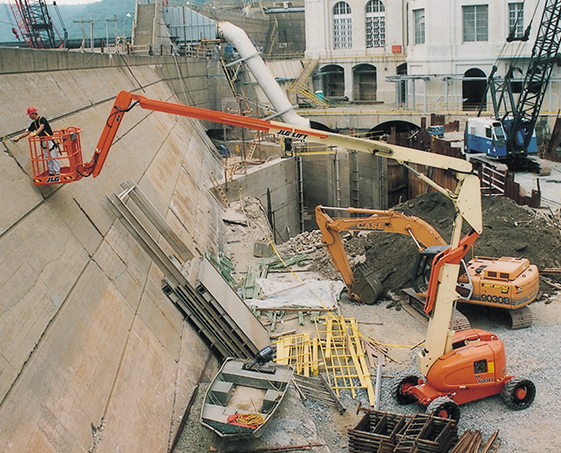 JLG 600AJ Zglobna korpa za rad na visini