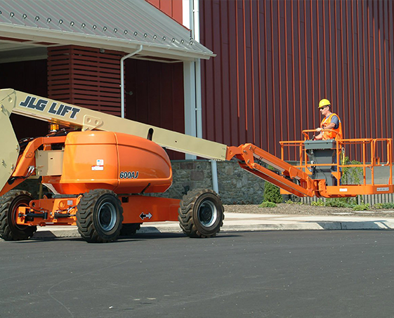 JLG 600AJ Zglobna korpa za rad na visini